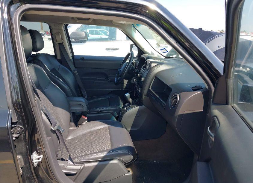 Photo 5 of 2017 Jeep Patriot SPORT SE FWD (VIN 1C4NJPBAXHD118921)