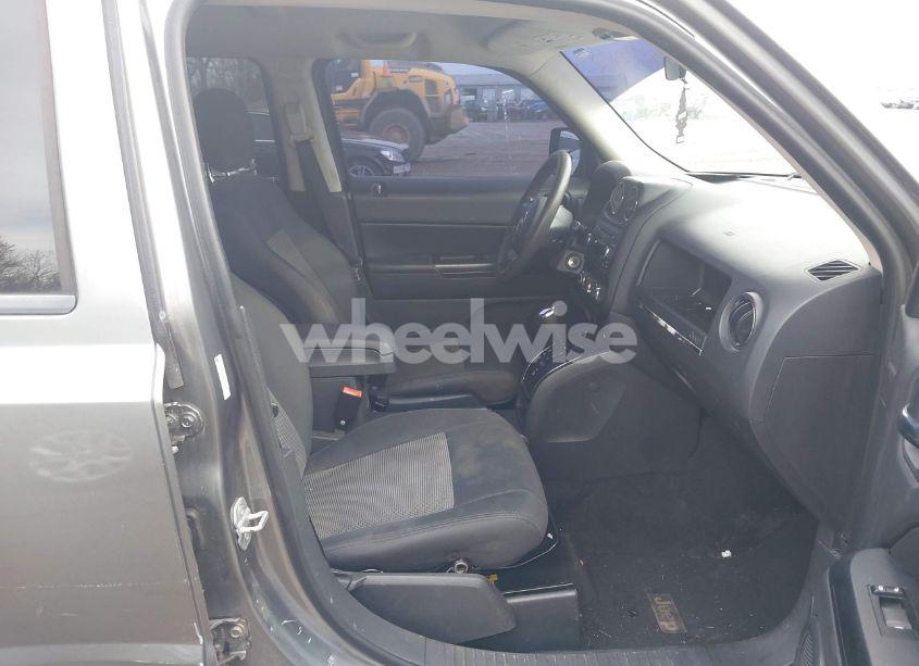 Photo 5 of 2012 Jeep Patriot SPORT (VIN 1C4NJPBB0CD660594)