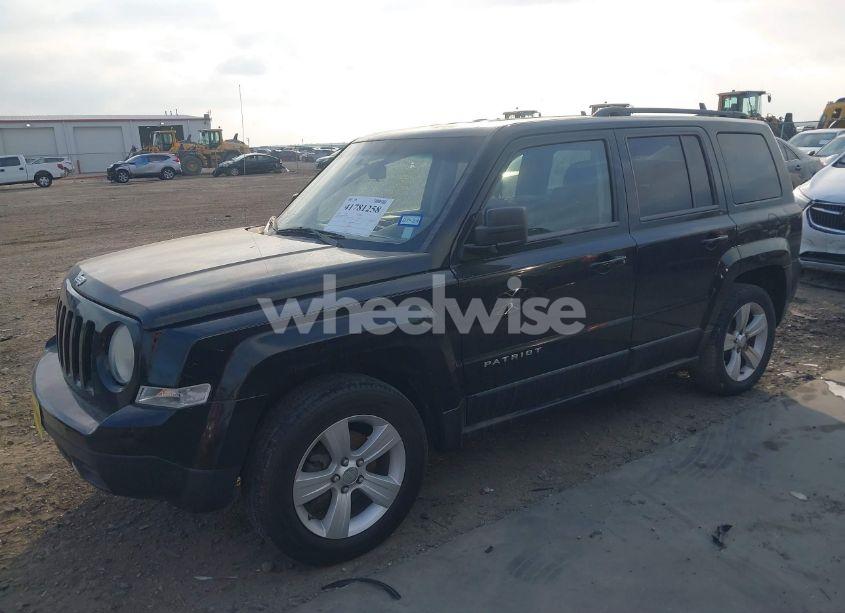 Photo 2 of 2014 Jeep Patriot SPORT (VIN 1C4NJPBB0ED628991)