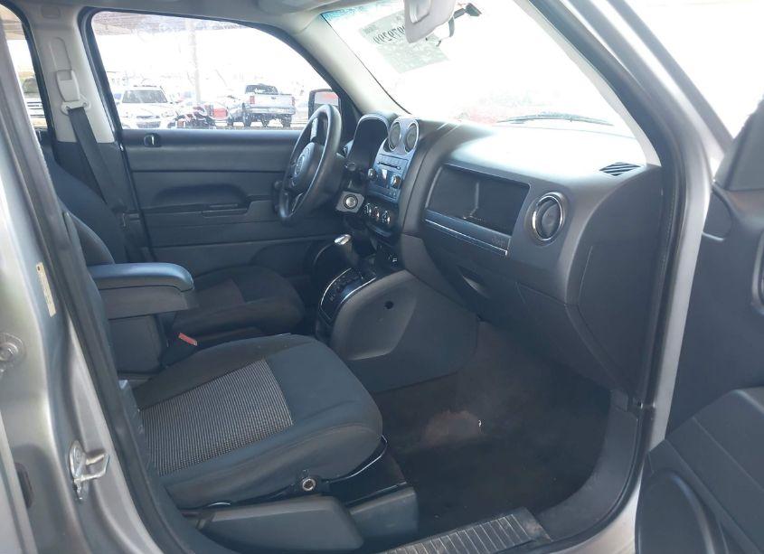 Photo 5 of 2014 Jeep Patriot SPORT (VIN 1C4NJPBB0ED887125)