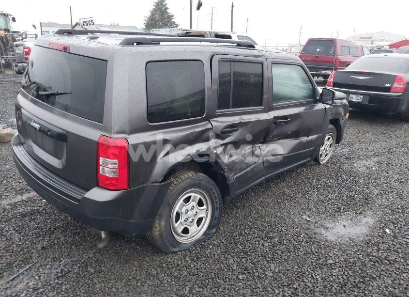 Photo 4 of 2016 Jeep Patriot SPORT (VIN 1C4NJPBB0GD547640)