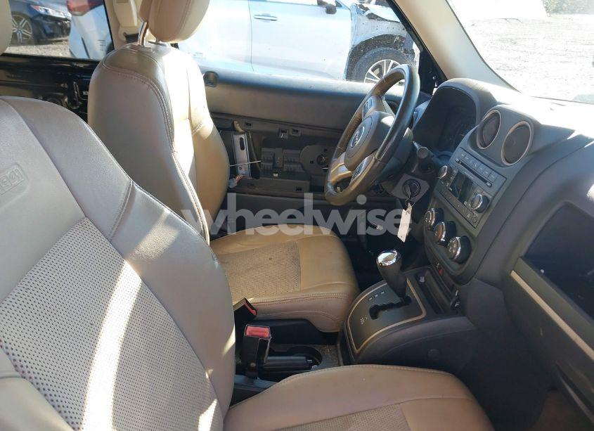 Photo 5 of 2016 Jeep Patriot 75TH ANNIVERSARY (VIN 1C4NJPBB0GD792227)