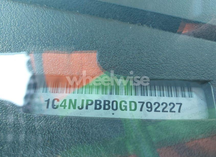 Photo 9 of 2016 Jeep Patriot 75TH ANNIVERSARY (VIN 1C4NJPBB0GD792227)