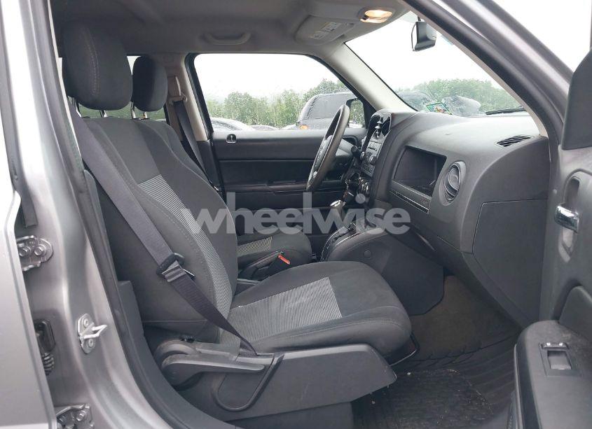 Photo 5 of 2016 Jeep Patriot SPORT (VIN 1C4NJPBB0GD800486)