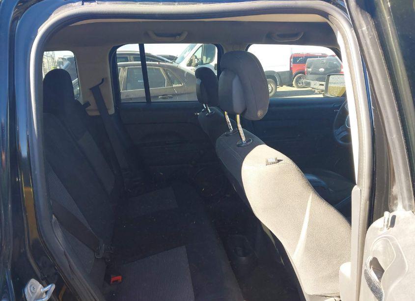 Photo 8 of 2016 Jeep Patriot SPORT (VIN 1C4NJPBB0GD802853)