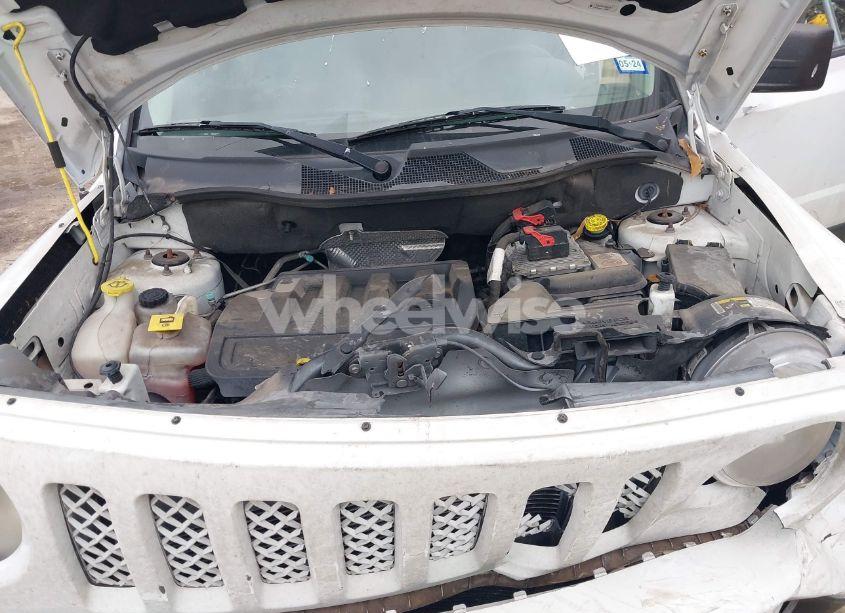 Photo 10 of 2014 Jeep Patriot SPORT (VIN 1C4NJPBB1ED888218)