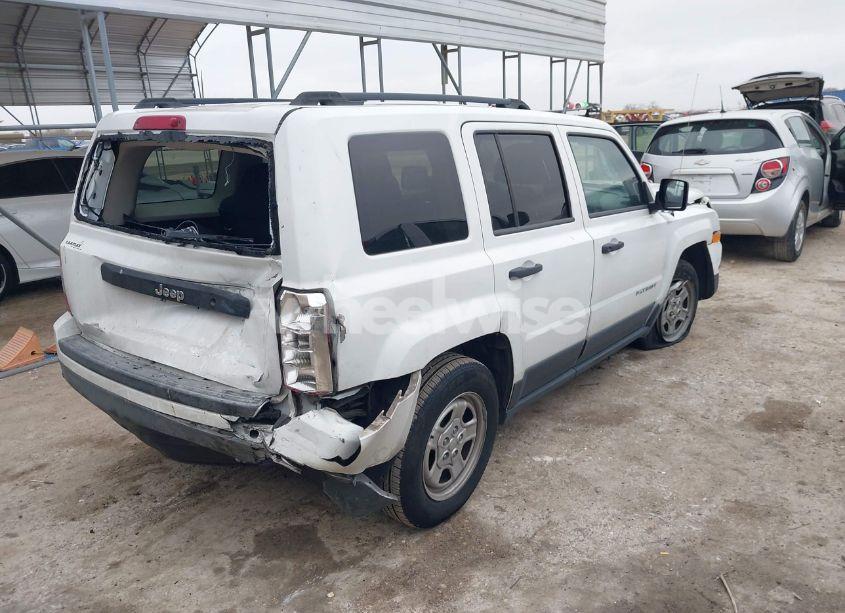 Photo 4 of 2014 Jeep Patriot SPORT (VIN 1C4NJPBB1ED888218)