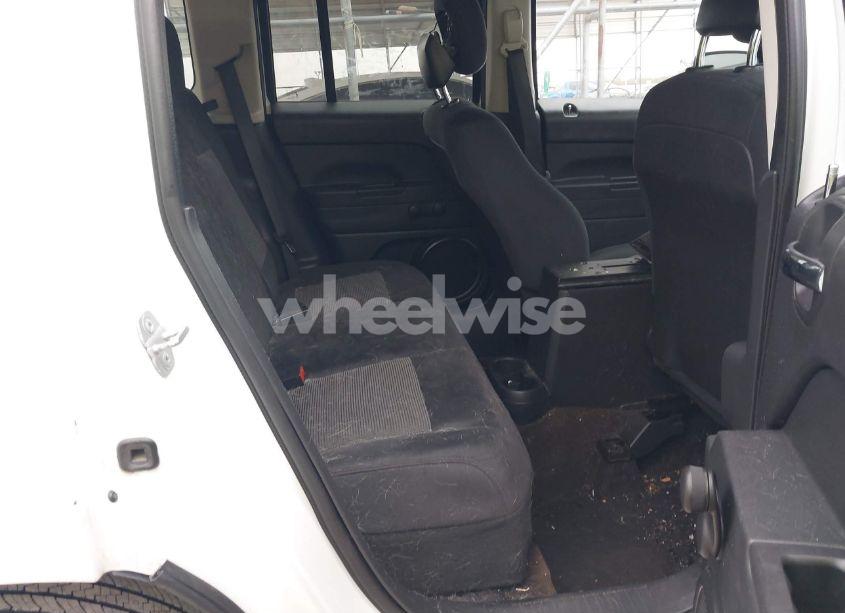 Photo 8 of 2014 Jeep Patriot SPORT (VIN 1C4NJPBB1ED888218)