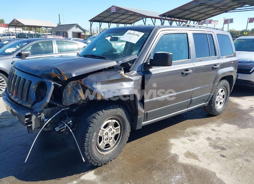 Photo 2 of 2015 Jeep Patriot SPORT (VIN 1C4NJPBB1FD145771)