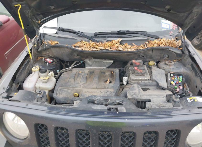 Photo 10 of 2016 Jeep Patriot SPORT (VIN 1C4NJPBB1GD583580)