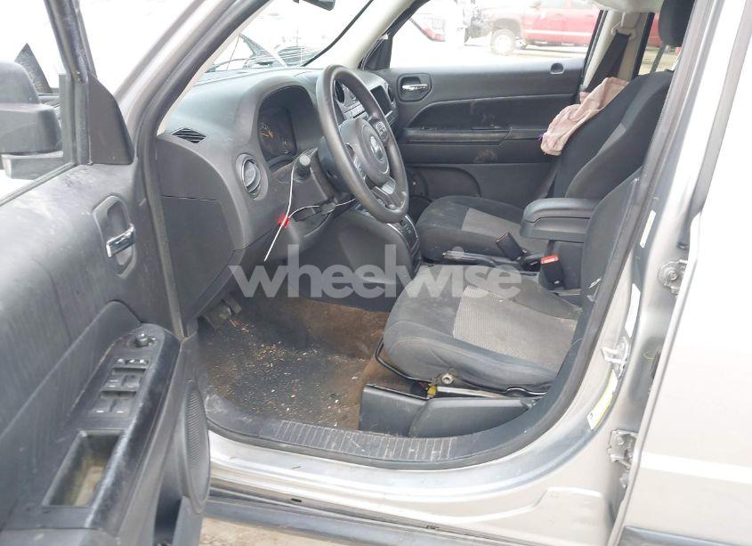 Photo 5 of 2014 Jeep Patriot SPORT (VIN 1C4NJPBB2ED850934)