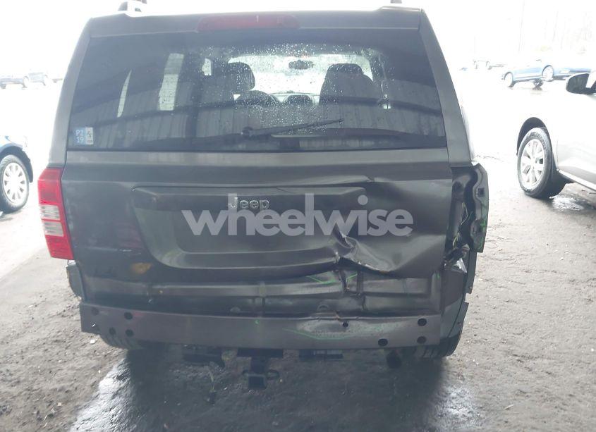 Photo 6 of 2014 Jeep Patriot SPORT (VIN 1C4NJPBB2ED881276)