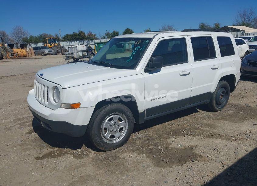 Photo 2 of 2014 Jeep Patriot SPORT (VIN 1C4NJPBB2ED906063)