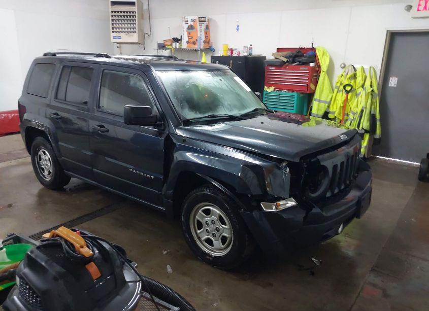 2015 Jeep Patriot SPORT (VIN 1C4NJPBB2FD158271) main photo