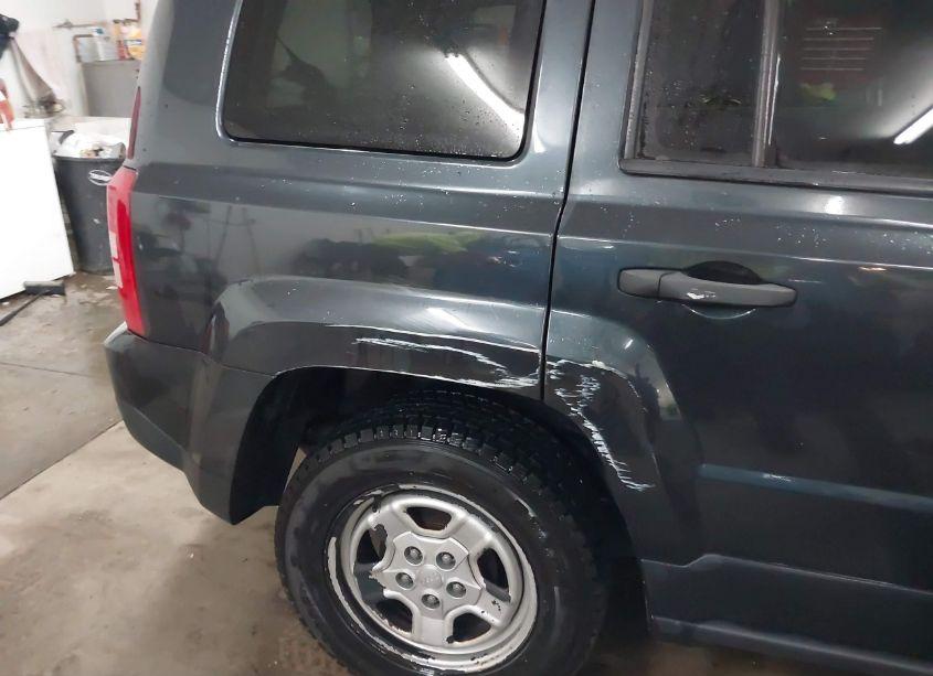 Photo 18 of 2015 Jeep Patriot SPORT (VIN 1C4NJPBB2FD158271)