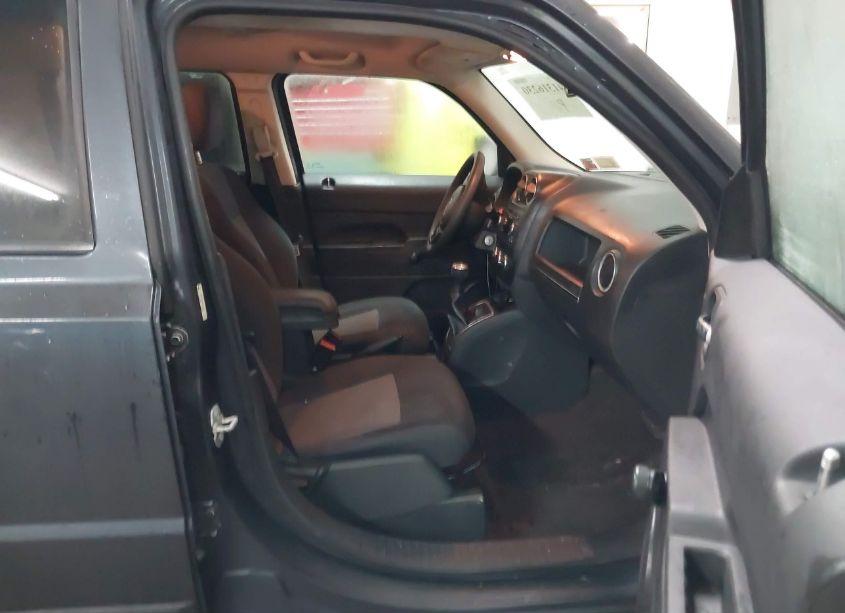 Photo 5 of 2015 Jeep Patriot SPORT (VIN 1C4NJPBB2FD158271)