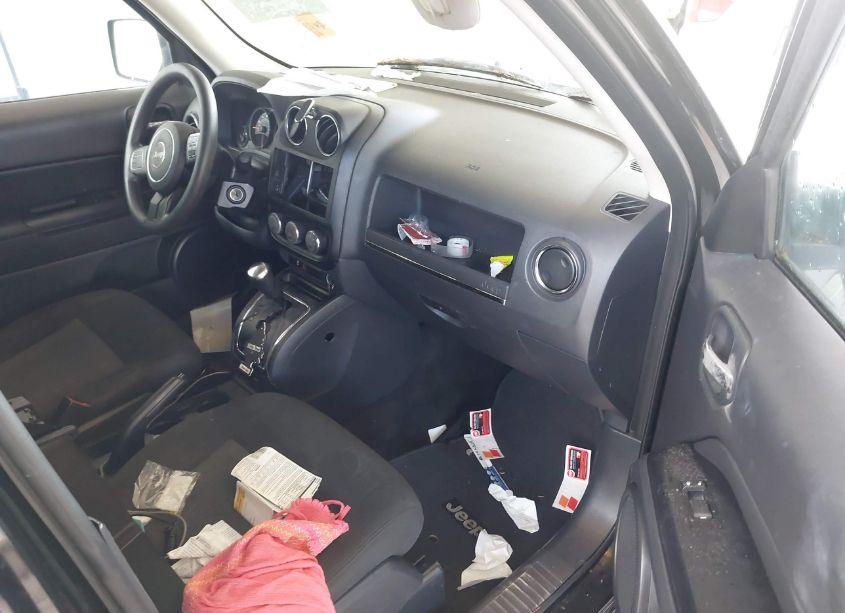 Photo 5 of 2015 Jeep Patriot SPORT (VIN 1C4NJPBB2FD361368)