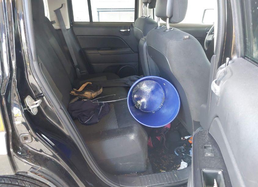 Photo 8 of 2015 Jeep Patriot SPORT (VIN 1C4NJPBB2FD361368)