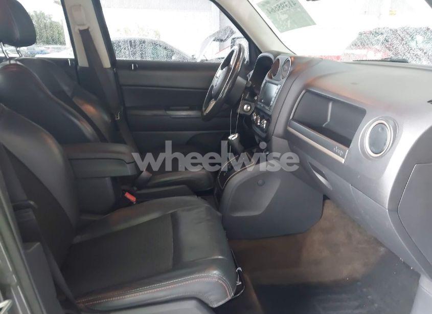 Photo 5 of 2017 Jeep Patriot 75TH ANNIVERSARY EDITION FWD (VIN 1C4NJPBB2HD120350)