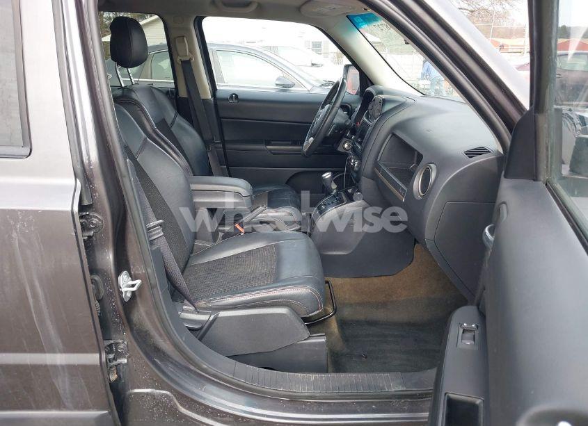 Photo 5 of 2017 Jeep Patriot 75TH ANNIVERSARY EDITION FWD (VIN 1C4NJPBB2HD132143)