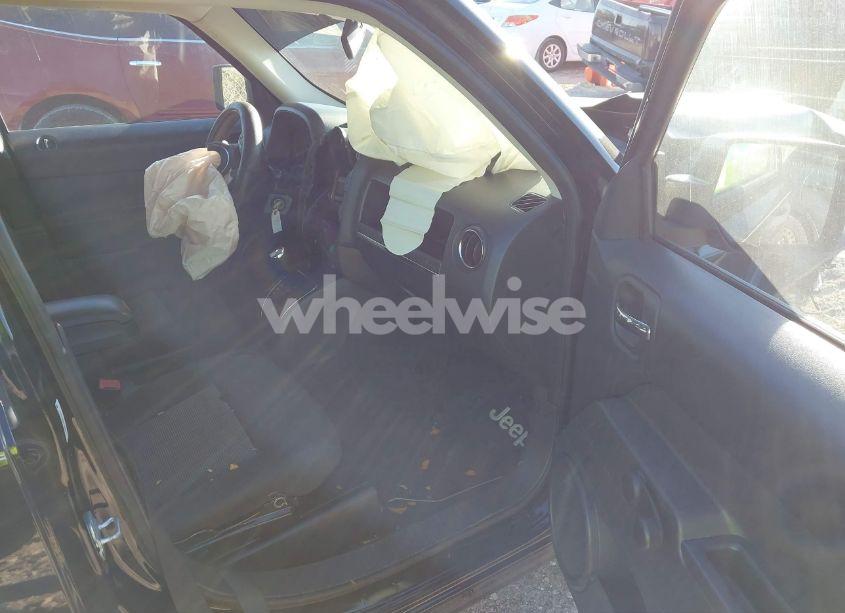 Photo 5 of 2012 Jeep Patriot SPORT (VIN 1C4NJPBB3CD674263)