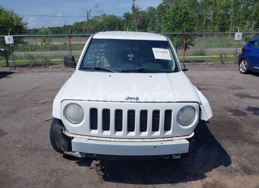 Photo 12 of 2014 Jeep Patriot SPORT (VIN 1C4NJPBB3ED618570)