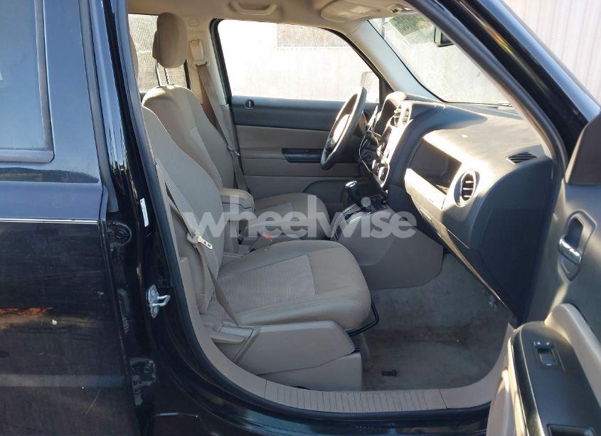 Photo 5 of 2014 Jeep Patriot SPORT (VIN 1C4NJPBB3ED827534)