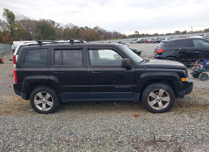 Photo 13 of 2015 Jeep Patriot SPORT (VIN 1C4NJPBB3FD107877)