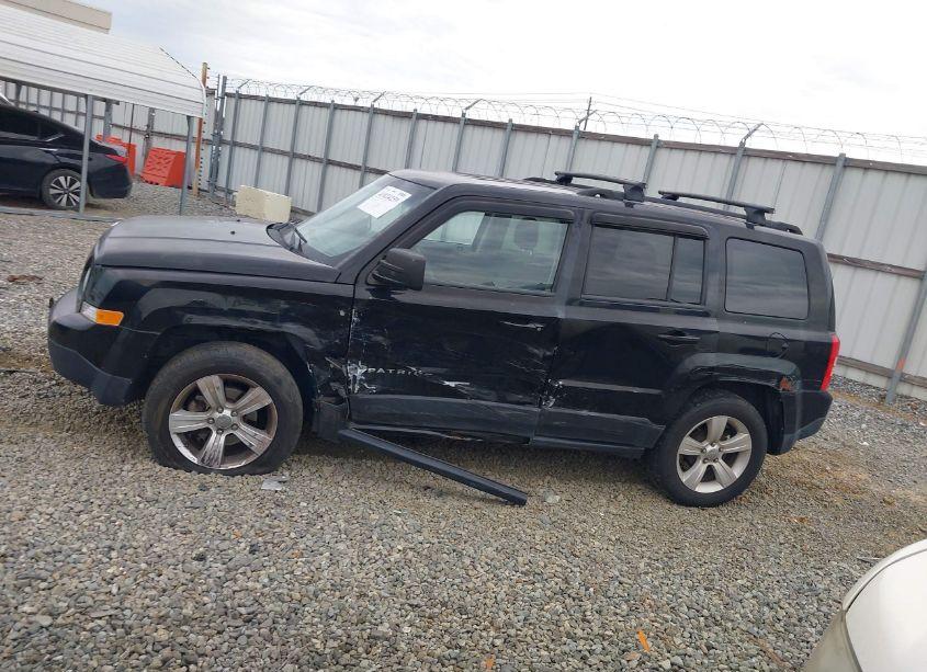 Photo 14 of 2015 Jeep Patriot SPORT (VIN 1C4NJPBB3FD107877)