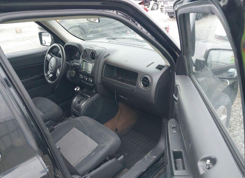 Photo 5 of 2015 Jeep Patriot SPORT (VIN 1C4NJPBB3FD107877)