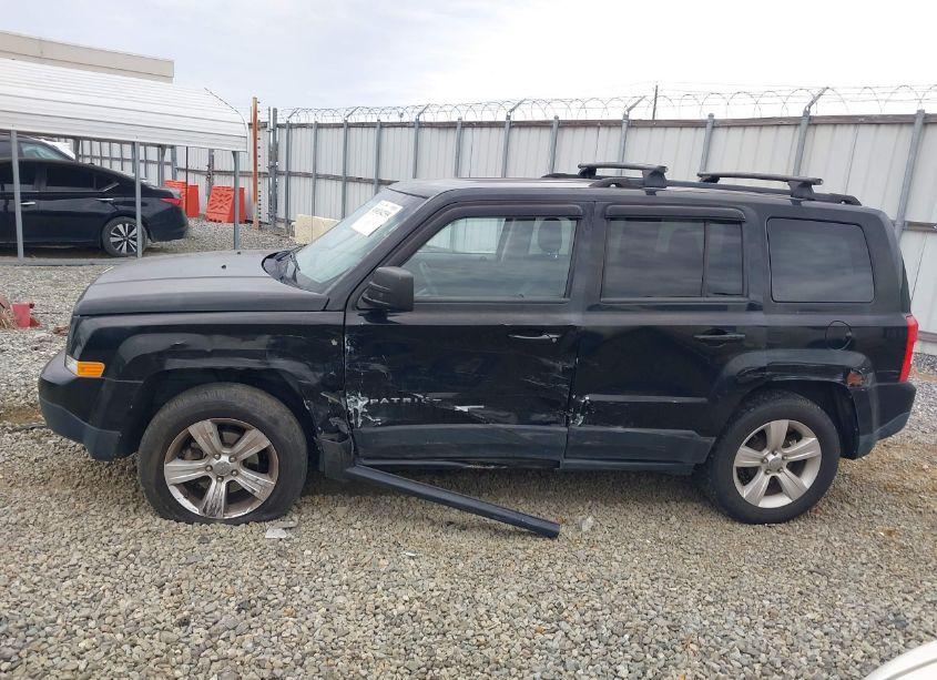 Photo 6 of 2015 Jeep Patriot SPORT (VIN 1C4NJPBB3FD107877)