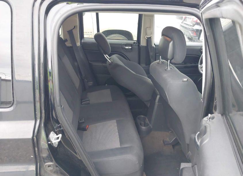 Photo 8 of 2015 Jeep Patriot SPORT (VIN 1C4NJPBB3FD107877)