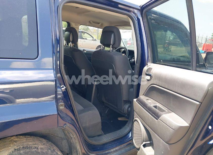 Photo 8 of 2015 Jeep Patriot SPORT (VIN 1C4NJPBB3FD191988)