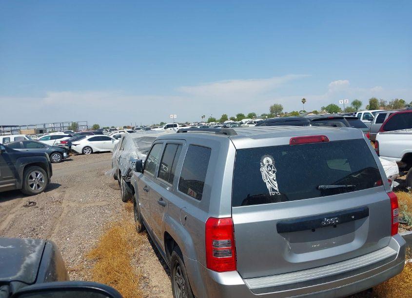 Photo 3 of 2015 Jeep Patriot SPORT (VIN 1C4NJPBB3FD419567)