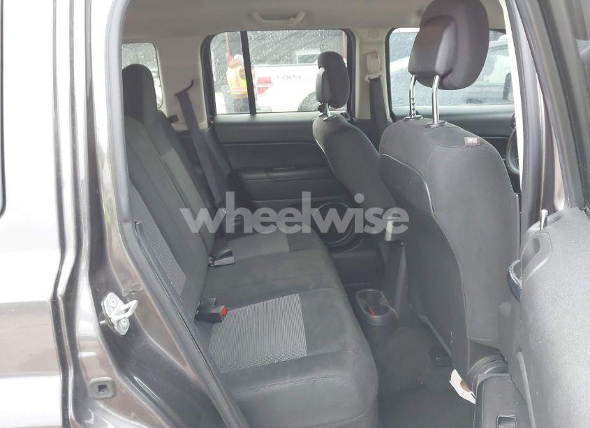 Photo 8 of 2016 Jeep Patriot SPORT (VIN 1C4NJPBB3GD569549)