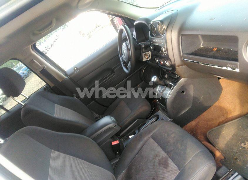 Photo 5 of 2014 Jeep Patriot SPORT (VIN 1C4NJPBB4ED853771)