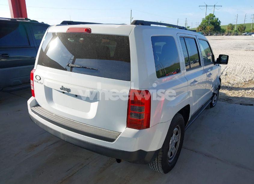 Photo 4 of 2014 Jeep Patriot SPORT (VIN 1C4NJPBB4ED927237)