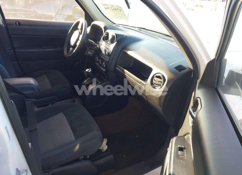 Photo 5 of 2014 Jeep Patriot SPORT (VIN 1C4NJPBB4ED927237)