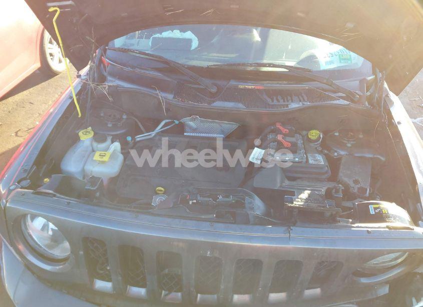 Photo 10 of 2016 Jeep Patriot 75TH ANNIVERSARY (VIN 1C4NJPBB4GD792117)