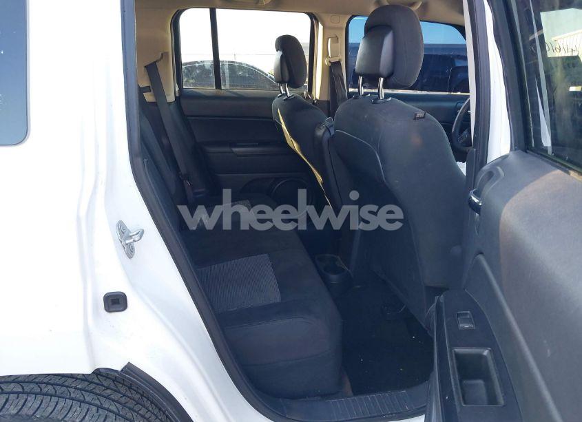 Photo 8 of 2015 Jeep Patriot SPORT (VIN 1C4NJPBB5FD313542)