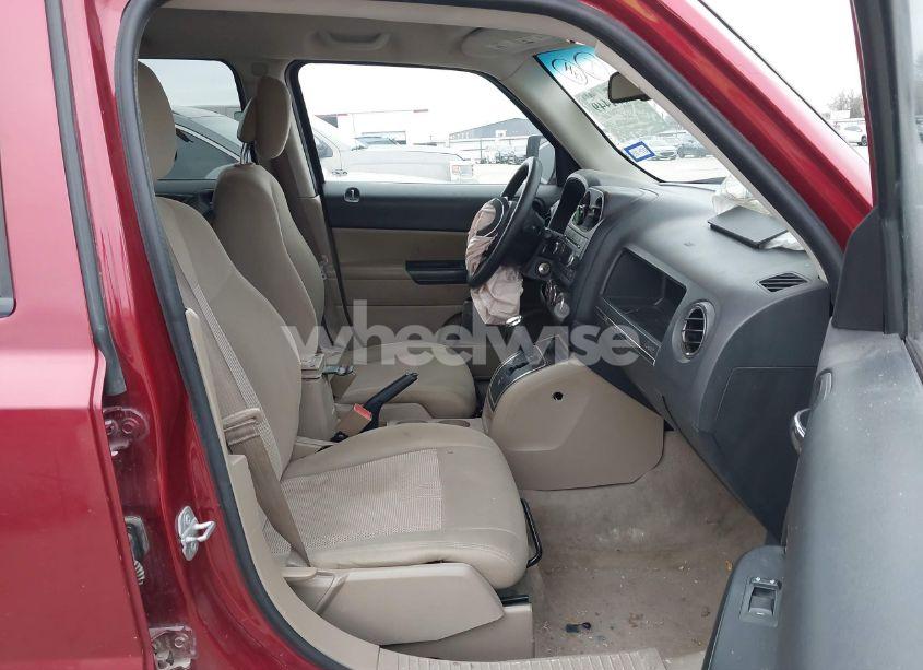 Photo 5 of 2016 Jeep Patriot SPORT (VIN 1C4NJPBB5GD575563)