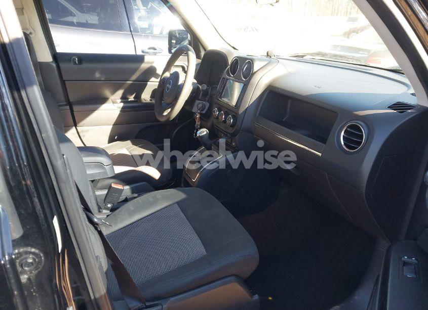 Photo 5 of 2014 Jeep Patriot SPORT (VIN 1C4NJPBB6ED671313)