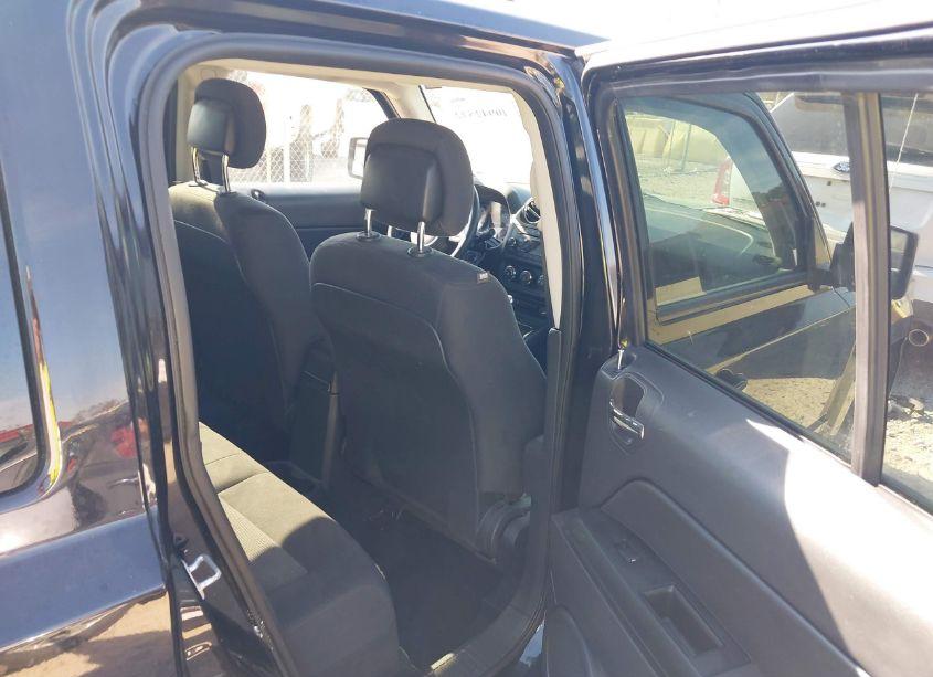 Photo 8 of 2015 Jeep Patriot SPORT (VIN 1C4NJPBB6FD191452)