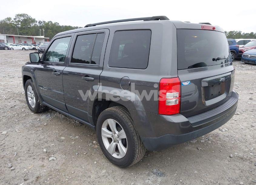 Photo 3 of 2015 Jeep Patriot SPORT (VIN 1C4NJPBB6FD305689)