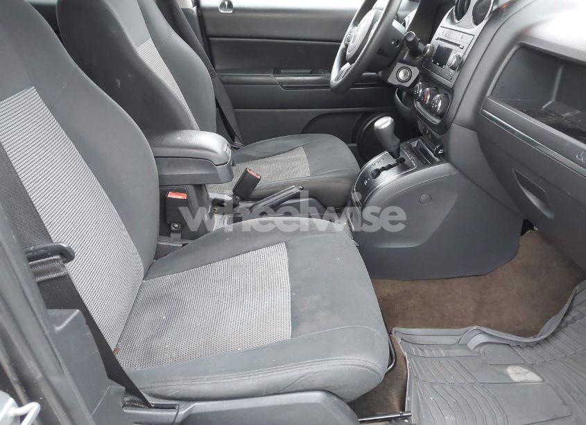 Photo 5 of 2015 Jeep Patriot SPORT (VIN 1C4NJPBB6FD305689)