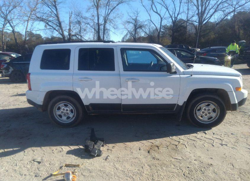 Photo 14 of 2015 Jeep Patriot SPORT (VIN 1C4NJPBB6FD342242)
