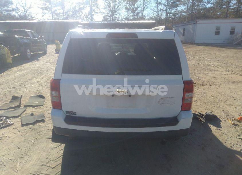 Photo 17 of 2015 Jeep Patriot SPORT (VIN 1C4NJPBB6FD342242)