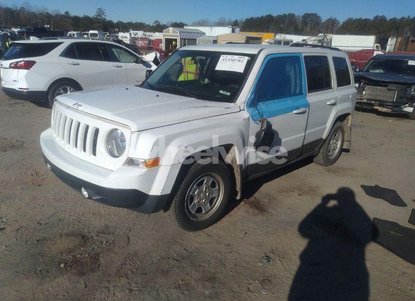 Photo 2 of 2015 Jeep Patriot SPORT (VIN 1C4NJPBB6FD342242)