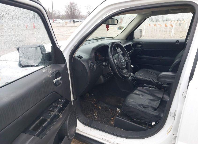 Photo 5 of 2014 Jeep Patriot SPORT (VIN 1C4NJPBB7ED830453)