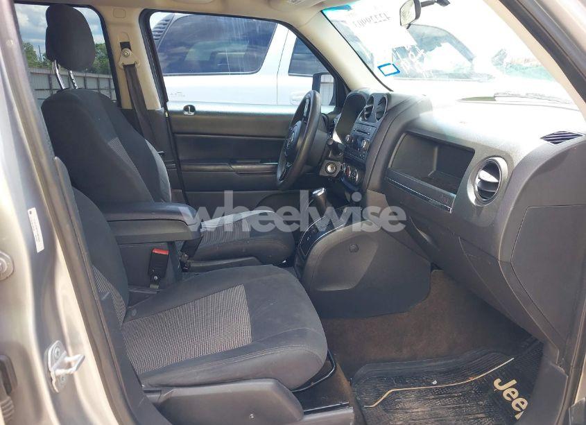Photo 5 of 2014 Jeep Patriot SPORT (VIN 1C4NJPBB7ED862805)